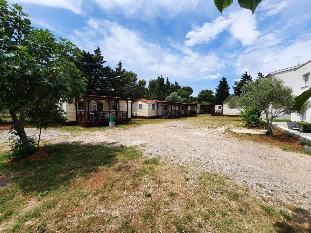 Hotel Kamp Rujno Starigrad Paklenica Esterno foto