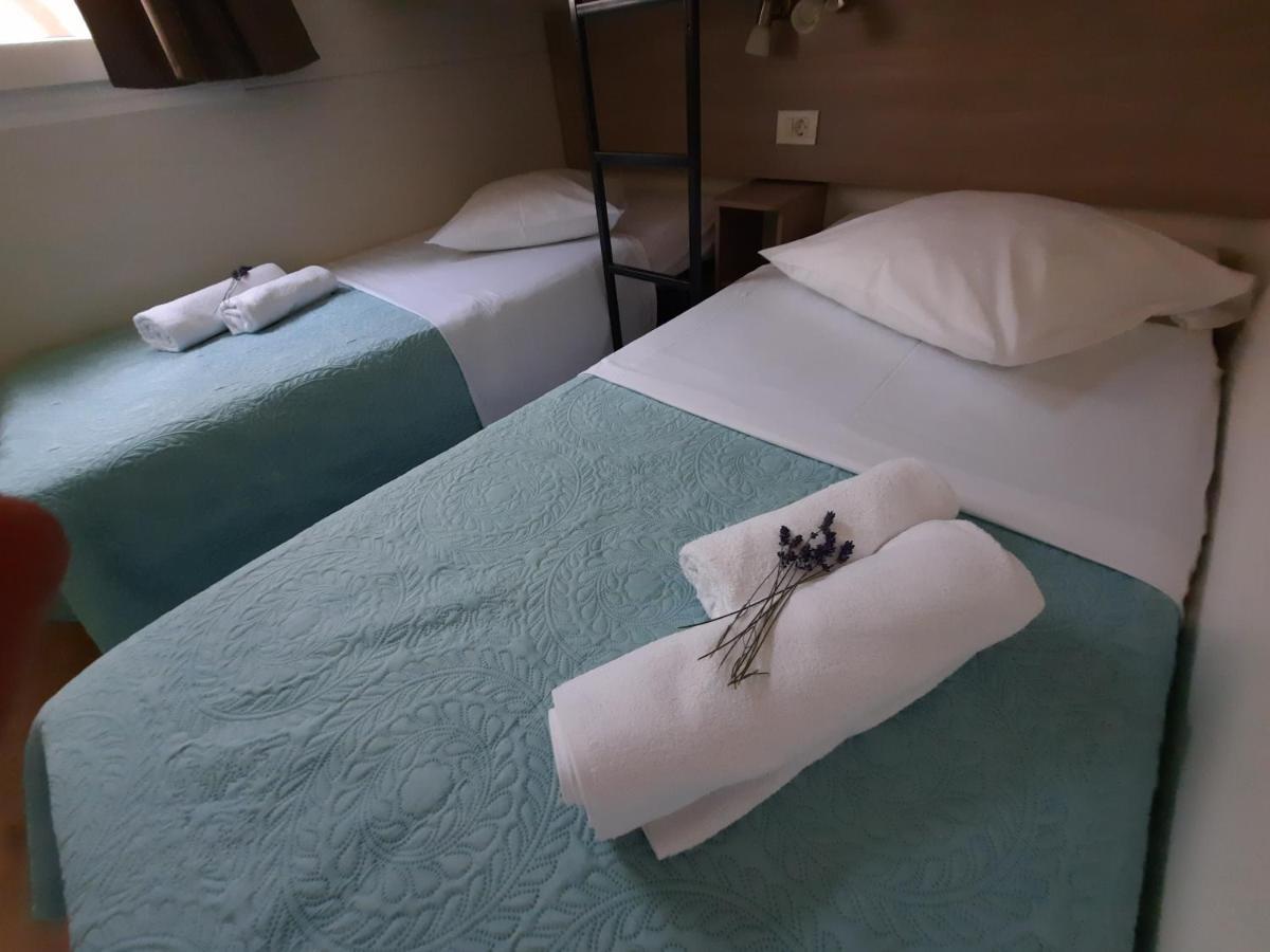 Hotel Kamp Rujno Starigrad Paklenica Esterno foto